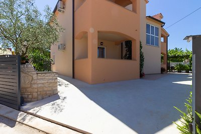 Vila Petroro,privat pool,600m beach