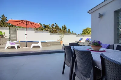 Villa Zoya with pool, beach 1km
