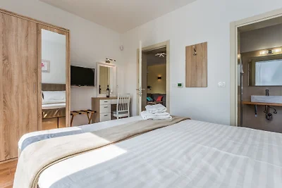  Laura An mit Meerblick und Pool