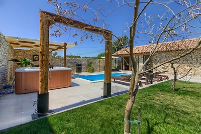Steinvilla Pietra mit Pool, Jacuzzi