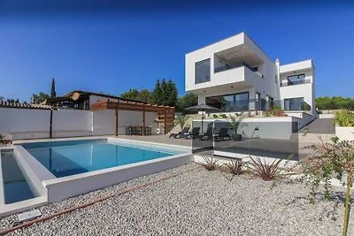 Villa Pergosa with sea view and sauna