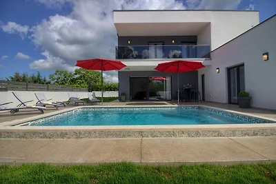 Villa Ema mit Pool in Medulin