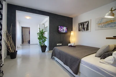 Villa Zoya with pool, beach 1km