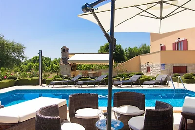 Villa Divina mit Pool in Medulin
