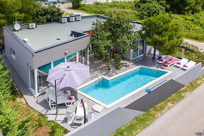 Modern Vila Jura, 900 beach, max 10
