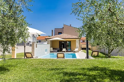 Schöne Villa Markulin mit Pool 