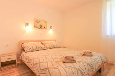 Villa Dvori mit Pool, 3km Strand