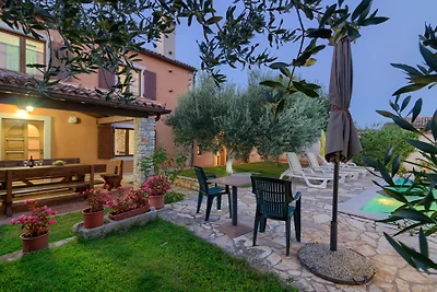 Villa Anamaria,2 km Strand, max 8 