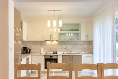 Villa Olivia with pool, beach 200m