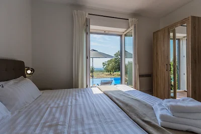  Laura An mit Meerblick und Pool