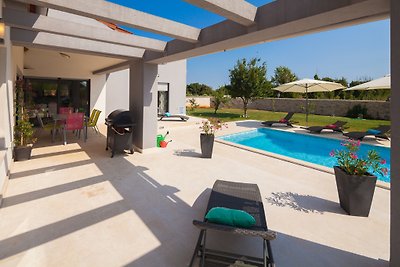 Villa Eva mit Pool 2km vom Strand