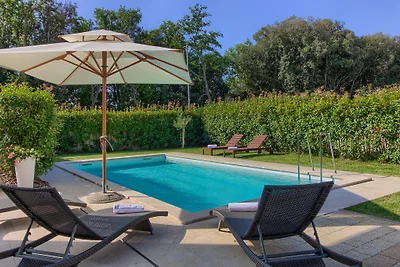 Villa Olivia with pool, beach 200m
