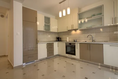 Neue Villa Aurora mit Pool, 10 Pers