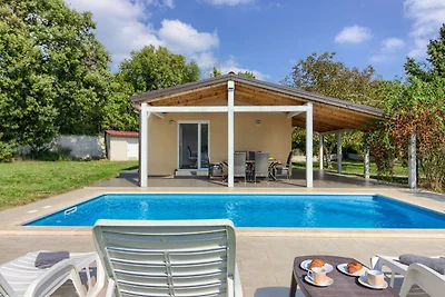 Cozy villa Nezakcij with pool