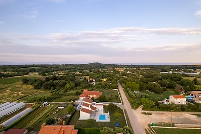 Villa Eva mit Pool 2km vom Strand