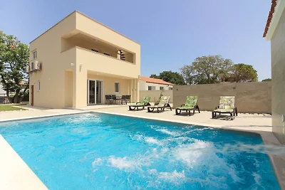 Villa Sunshine mit privatem Pool