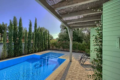 Villa Zelda mit Pool, Meer 2km 