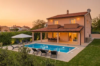 Neue Villa Enjoy mit Pool 8 Pers.