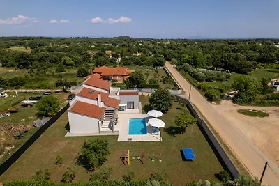 Villa Eva mit Pool 2km vom Strand
