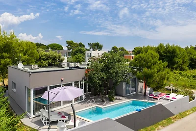 Modern Vila Jura, 900 beach, max 10