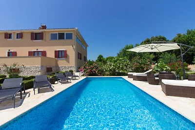 Villa Divina mit Pool in Medulin