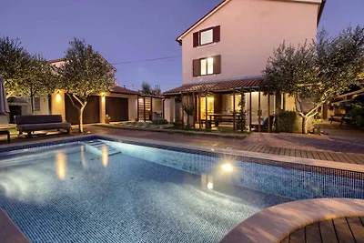 Villa Donatella mit Pool