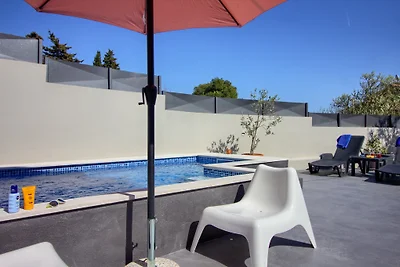 Villa Zoya with pool, beach 1km