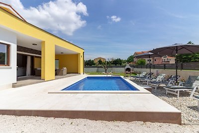 Villa Eve with salt water pool