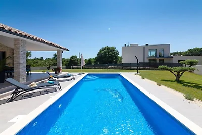 Beautiful Villa Martina with private pool