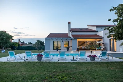 Villa Eva mit Pool 2km vom Strand