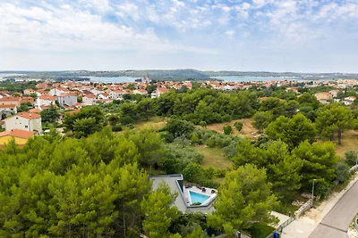 Villa Sandra mit Pool, Strand 900m