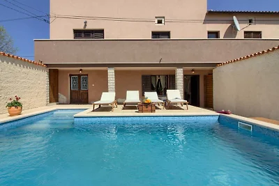 House Eleonora mit privatem Pool