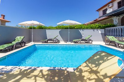 Villa Pula with private pool
