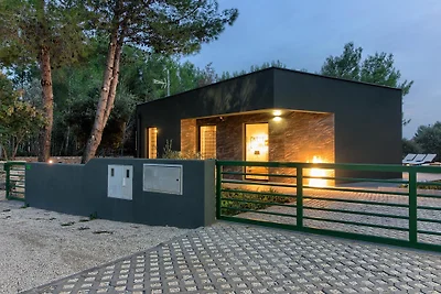 Villa Sandra mit Pool, Strand 900m