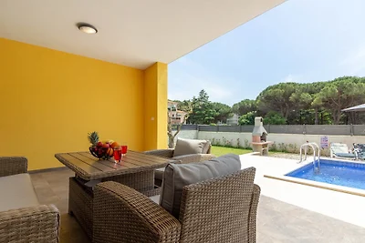 Villa Eve with salt water pool