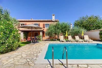 Villa Anamaria,2 km Strand, max 8 