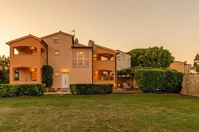 Villa Petroro mit Pool in Fažana