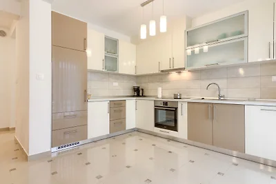 Villa Olivia with pool, beach 200m