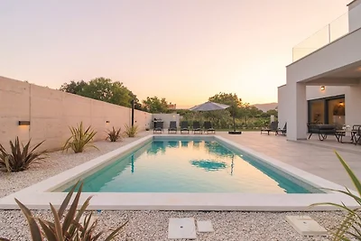 Villa Esire