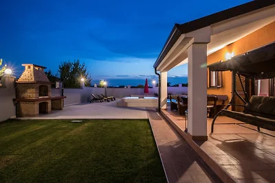 Villa Hedone mit Pool und Whirpool