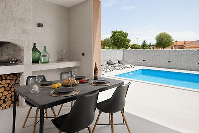 Moderne Vila Ovis mit privatem Pool