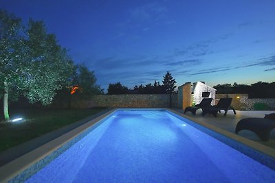 Moderne Villa Krnica mit Pool
