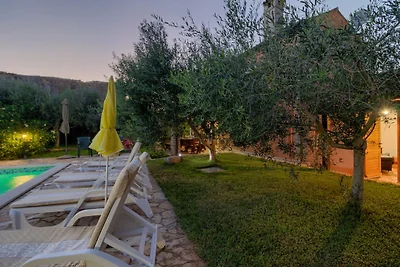 Villa Anamaria,2 km Strand, max 8 
