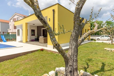 Villa Eve with salt water pool