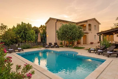 Villa Natura mit Pool, max 9 Gäste