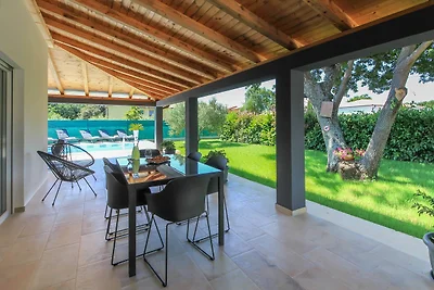 Villa Ketrin with private pool