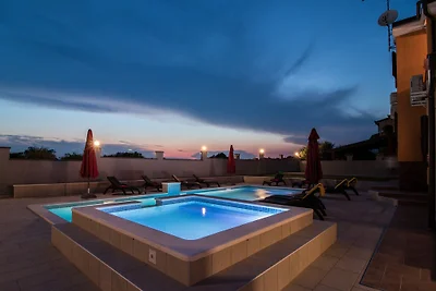 Villa Hedone mit Pool und Whirpool