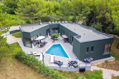 Villa Sandra mit Pool, Strand 900m