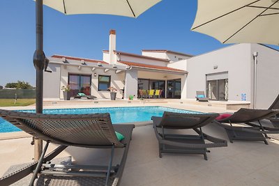 Villa Eva mit Pool 2km vom Strand