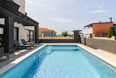 Villa Maeni mit privatem Pool